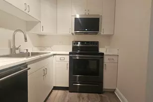 655 W Irving Park Rd, Chicago, IL 60613 - Photo 16