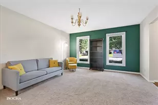 3179 Village Green Dr, Aurora, IL 60504 - Photo 4