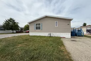 60 St Michaels Dr, Bourbonnais, IL 60914 - Photo 2