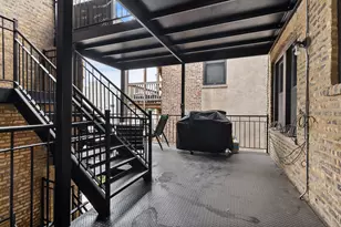 2130 N Oakley Ave, Chicago, IL 60647 - Photo 16