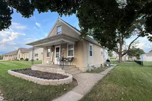 223 N Peru Ave, Ladd, IL 61329 - Photo 2