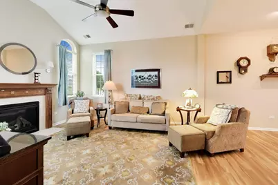 610 Schumann Street #28b, Woodstock, IL 60098 - Photo 4