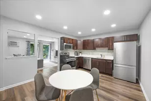 215 S Hale St, Addison, IL 60101 - Photo 2