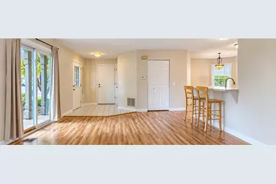 199 Old Oak Court W, Buffalo Grove, IL 60089 - Photo 2