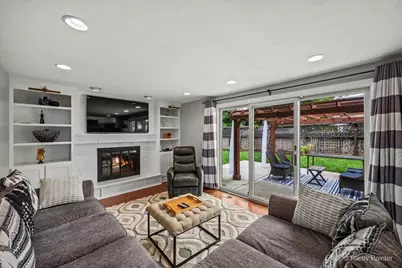 2012 N Kennicott Drive, Arlington Heights, IL 60004 - Photo 6