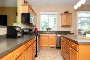 3042 Shetland Ln, Montgomery, IL 60538 - Photo 8