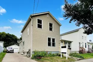 732 Grove St, Aurora, IL 60505 - Photo 1