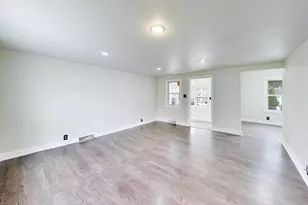 732 Grove St, Aurora, IL 60505 - Photo 6