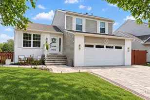 1423 Pioneer Ct, Waukegan, IL 60085 - Photo 2