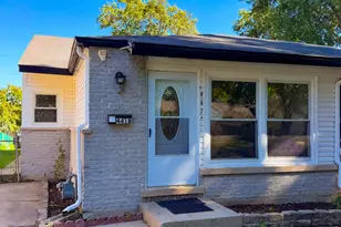 441 N 4th Ave, Des Plaines, IL 60016 - Photo 1