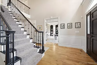 3201 Greenwood Lane, Saint Charles, IL 60175 - Photo 4
