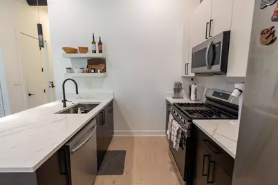 77 W Chestnut Street #3B, Chicago, IL 60610 - Photo 6