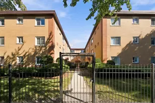 1626 W Greenleaf Ave, Chicago, IL 60626 - Photo 1