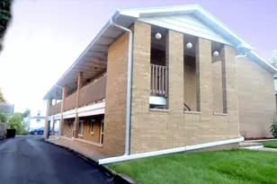 220 Griffing Ave, Woodstock, IL 60098 - Photo 1