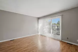 1326 Elder Dr, Aurora, IL 60506 - Photo 6