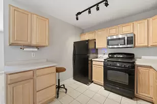 1326 Elder Dr, Aurora, IL 60506 - Photo 8