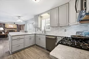 626 Highbury Ln, Geneva, IL 60134 - Photo 8