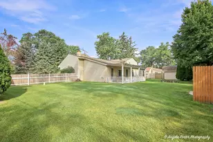 10238 W Wadsworth Rd, Beach Park, IL 60099 - Photo 6