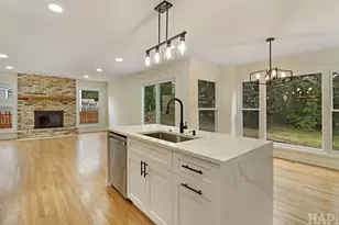 275 Farmhill Dr, Algonquin, IL 60102 - Photo 4