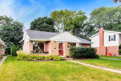 108 S Mount Prospect Road, Mount Prospect, IL 60056 - Photo 2