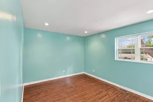9808 S Maplewood Ave, Evergreen Park, IL 60805 - Photo 10