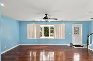 9808 S Maplewood Ave, Evergreen Park, IL 60805 - Photo 4