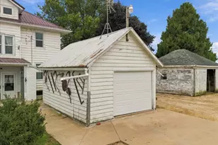 21718 Capp Rd, Sterling, IL 61081 - Photo 6