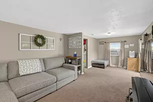 58 Woodbine Dr, Crystal Lake, IL 60014 - Photo 6