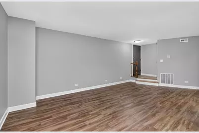 1657 Dover Court #C, Wheaton, IL 60189 - Photo 2