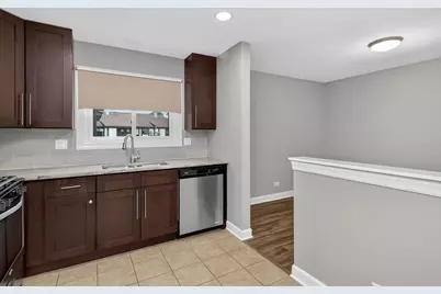 1657 Dover Court #C, Wheaton, IL 60189 - Photo 8