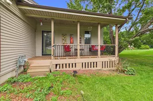 7762 Towermont Dr, Rockford, IL 61102 - Photo 4