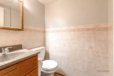 9105 Hollyberry Avenue, Des Plaines, IL 60016 - Photo 8