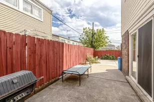 9105 Hollyberry Ave, Des Plaines, IL 60016 - Photo 18