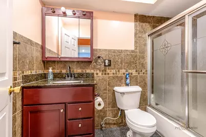 9105 Hollyberry Avenue, Des Plaines, IL 60016 - Photo 12