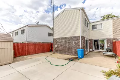 9105 Hollyberry Avenue, Des Plaines, IL 60016 - Photo 20