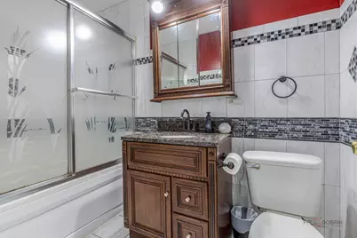9105 Hollyberry Avenue, Des Plaines, IL 60016 - Photo 10