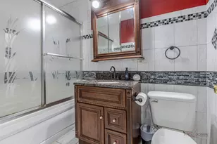 9105 Hollyberry Ave, Des Plaines, IL 60016 - Photo 10