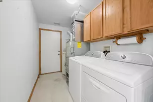 21526 Wolf Lake Way, Crest Hill, IL 60403 - Photo 16