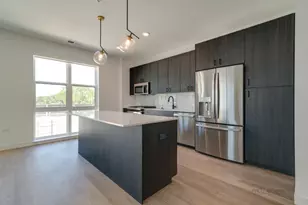750 Hawthorn Row, Vernon Hills, IL 60061 - Photo 10