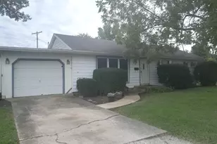 716 Westwood Dr, Ottawa, IL 61350 - Photo 1