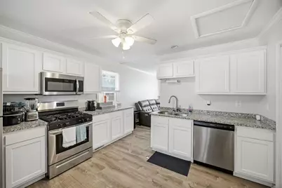 211 S Hammes Avenue, Joliet, IL 60436 - Photo 8