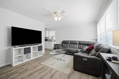 211 S Hammes Avenue, Joliet, IL 60436 - Photo 4