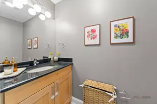 1321 N Bosworth Ave, Chicago, IL 60622 - Photo 18