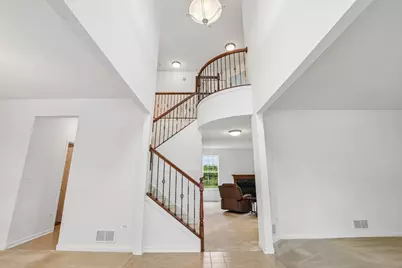 586 Wexford Drive, Elgin, IL 60124 - Photo 4
