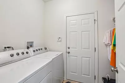 586 Wexford Drive, Elgin, IL 60124 - Photo 32
