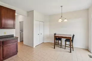 586 Wexford Dr, Elgin, IL 60124 - Photo 14