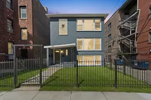 7914 S Essex Ave, Chicago, IL 60617 - Photo 2