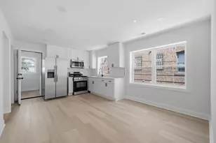 7914 S Essex Ave, Chicago, IL 60617 - Photo 6