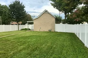 401 Oak St, Cedar Point, IL 61316 - Photo 28