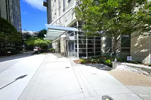 720 N Larrabee St, Chicago, IL 60654 - Photo 2